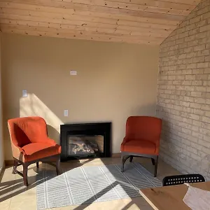 New & Cozy Getaway. 7 Mins From The Falls Holiday home
