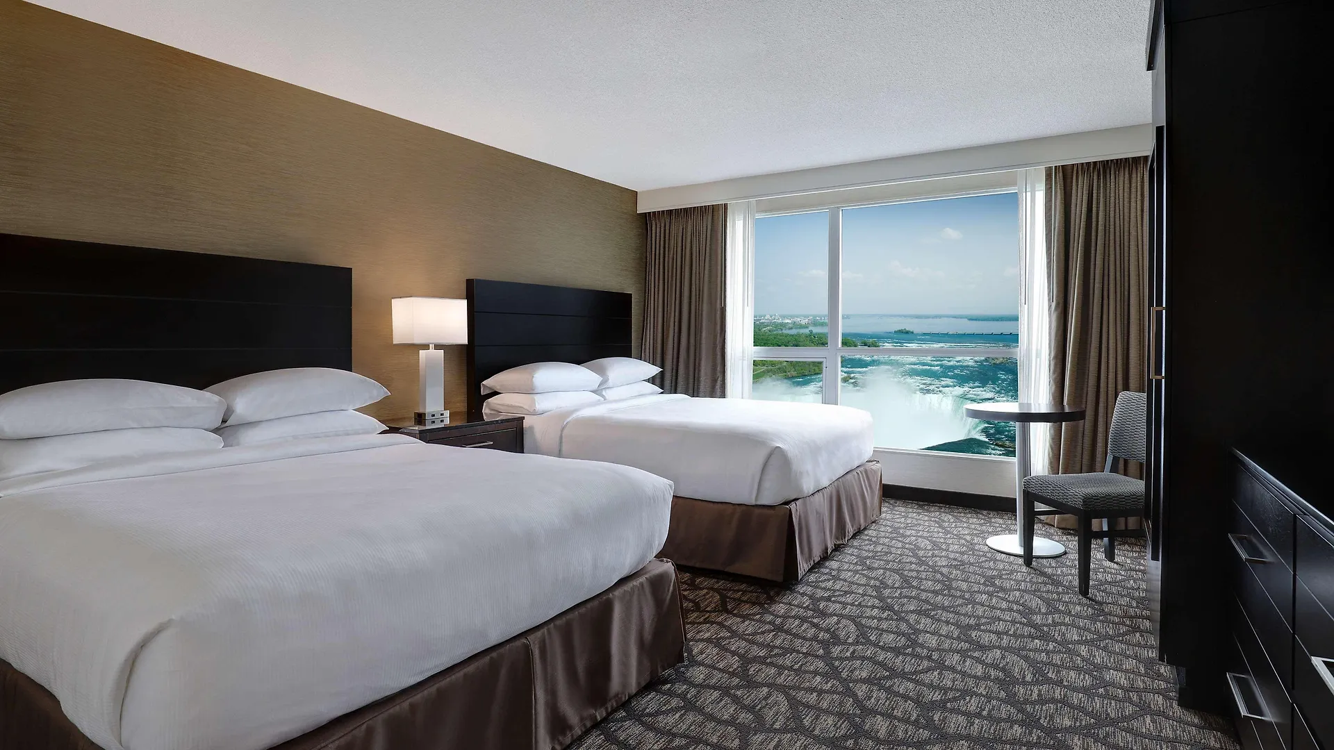 Embassy Suites By Hilton Niagara Falls/ Fallsview 4*,