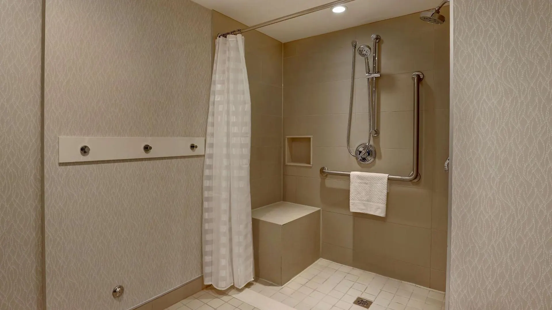 **** Hotel Embassy Suites By Hilton Niagara Falls/ Fallsview Canada