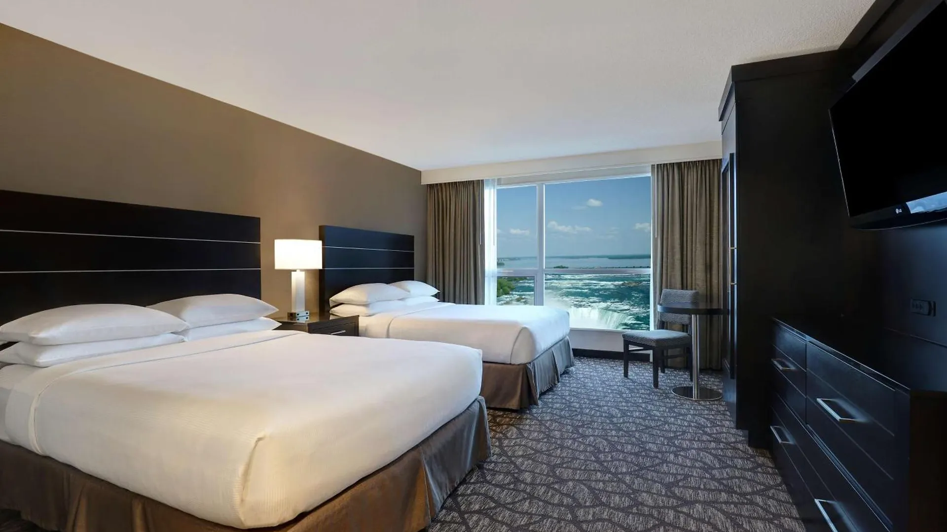 Embassy Suites By Hilton Niagara Falls/ Fallsview 4*,